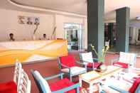 Lobi The Frangipani Living Arts Hotel & Spa