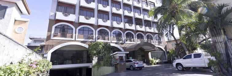 Lobi White Knight Hotel Cebu