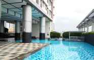 Kolam Renang 7 Cosmo Terrace Apartment by AbdiHome