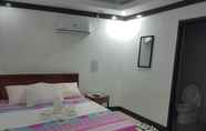 Kamar Tidur 6 JACE'S Travellers Inn