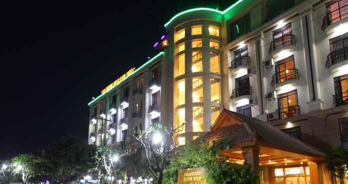 Bangunan Ayarwaddy River View Hotel