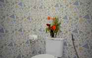 In-room Bathroom 4 The Green Valley Cottage Nusa Penida
