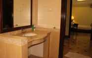 Toilet Kamar 6 S.18 Homestay