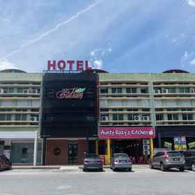 Exterior / Building 1 OYO 876 Hotel Sanctuary, Studio LOKASI Hotels