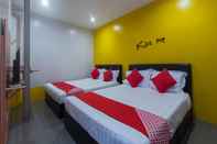 Bilik Mandi dalam Bilik OYO 880 Hotel Purple Town