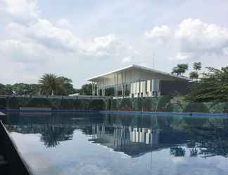 Kolam Renang 2 BesA Home Luxe Landmark Residence 