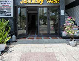 Exterior 2 Johnny Hotel