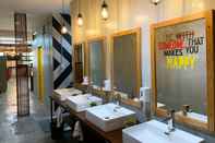 Bilik Mandi dalam Bilik HappyNest Hostel Cebu