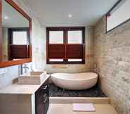 In-room Bathroom 4 Villa Pearl, Seminyak