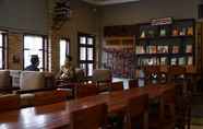 Bar, Cafe and Lounge 6 Wisma HorDja