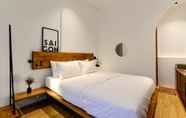 Kamar Tidur 3 Leaf Signature Hotel - La Group