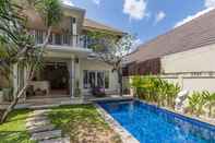 Swimming Pool Villa Kifa