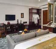 Bedroom 7 Palace Gate Hotel & Resort