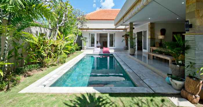 Swimming Pool Villa Melati