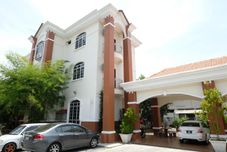 外部的 OYO 905 Hotel De'light Villa