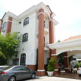 OYO 905 Hotel De'light Villa1 , 飯店Jalan Pantai Sabak