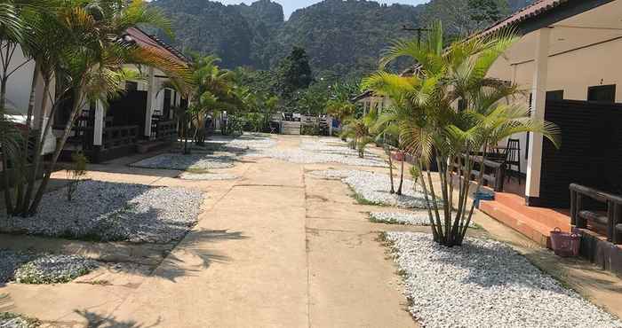 Nearby View and Attractions Somsiri Resort Vang Vieng