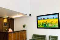 Lobi Lila Hotel & Serviced Apartment