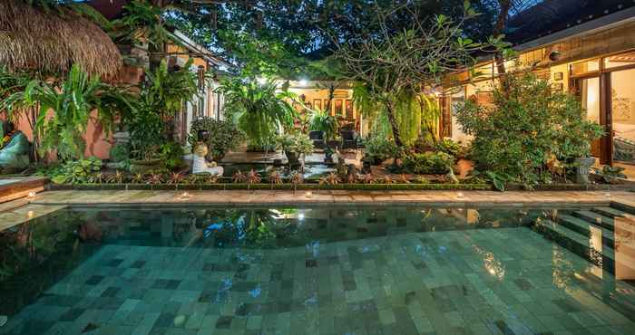 Kolam Renang Kuda Angin Private Pool Villa