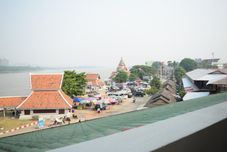 주변 전망 및 관광 명소 Buakham Rim Khong