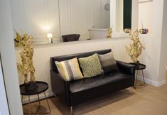 로비 7 Buakham Rim Khong