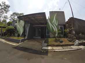 Luar Bangunan 4 Almeria House Lake and Hill View Tasikmalaya