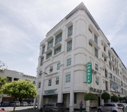 Luar Bangunan 2 OYO 892 Hotel Grand Nadia