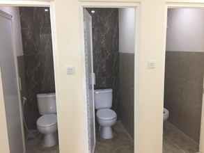 Toilet Kamar 4 Hotel Kotak