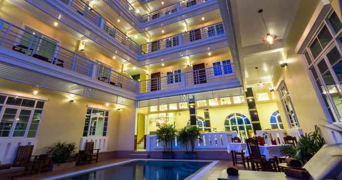 Exterior Grand Bayon Siem Reap Hotel