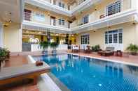 Swimming Pool Grand Bayon Siem Reap Hotel
