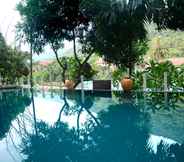 Swimming Pool 2 Tropical Hill Kep