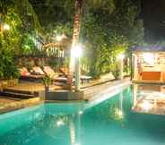 Swimming Pool 3 Tropical Hill Kep