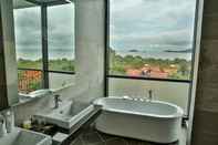 Phòng tắm bên trong Kep Bay Hotel & Resort