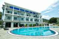 สระว่ายน้ำ Kep Bay Hotel & Resort
