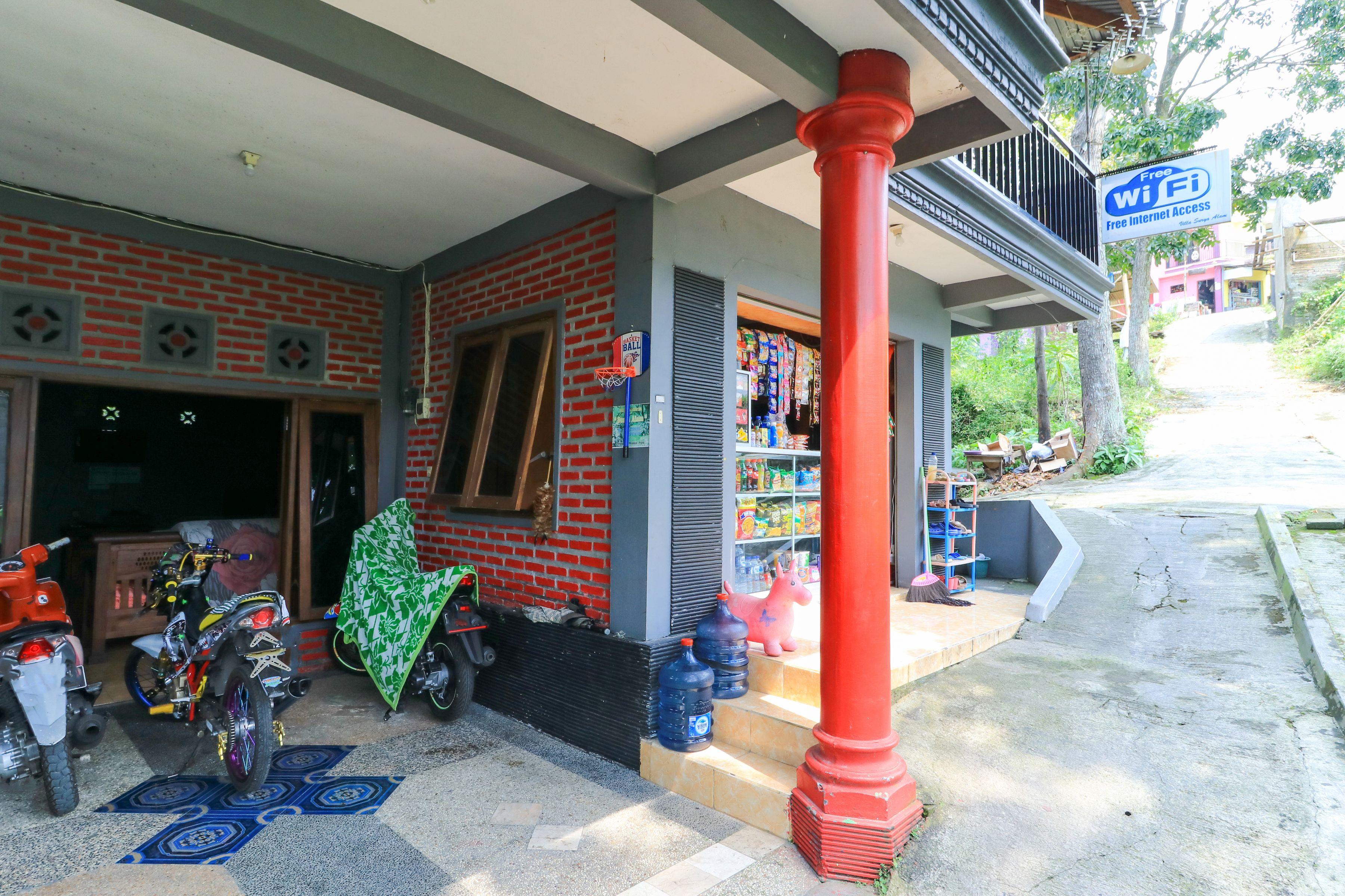 Lobby Penginapan Villa Surya Alam