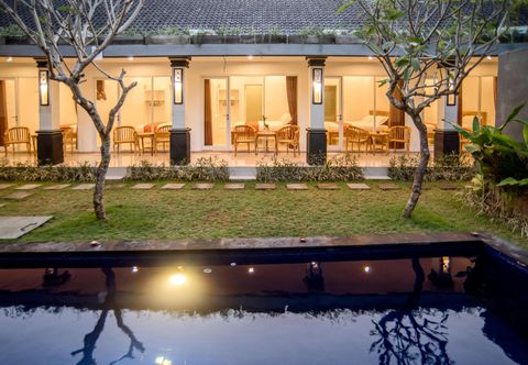 Swimming Pool Sari Agung Guest House