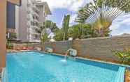 Swimming Pool 3 Chic Condo Karon 