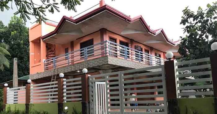 Lobby Yulla's Outback Travellers Inn Palawan