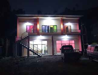 Exterior 2 Penginapan Alesha