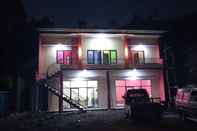 Exterior Penginapan Alesha