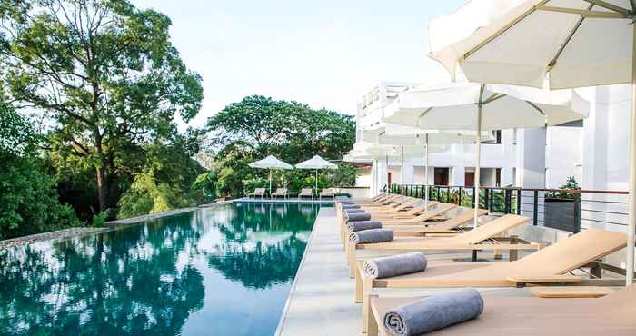 Kolam Renang Treeline Urban Resort