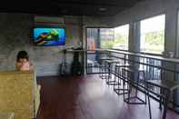 Bar, Kafe dan Lounge Chang BNB Hostel Suratthani