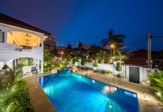 Kolam Renang 4 Royal Park Villa