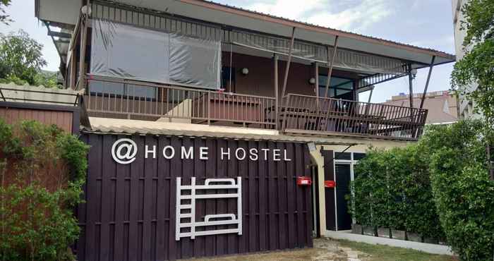 ภายนอกอาคาร @Home Hostel Wua Lai