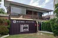 Luar Bangunan @Home Hostel Wua Lai