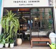 Exterior 3 Tropical Summer Hostel