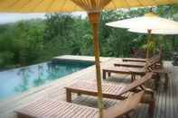 Swimming Pool Baanrai Lanna Resort