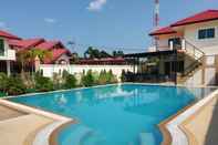 สระว่ายน้ำ Bangsaray Beachside Boutique Hotel & Resort 