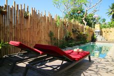 สระว่ายน้ำ De Rekun Guest House