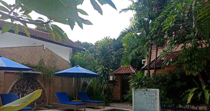 Kolam Renang Cafe Wayan Cottages Senggigi